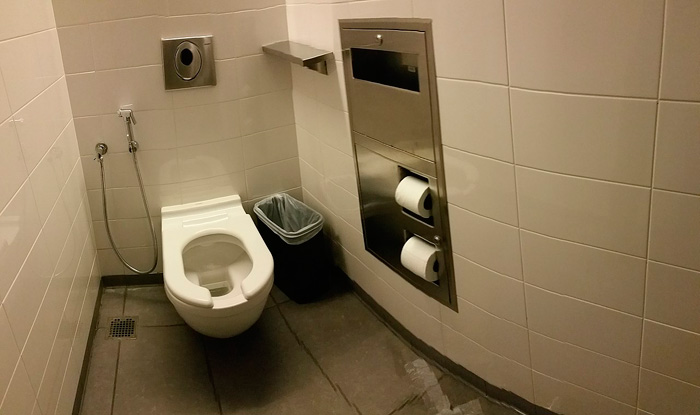 Toilettes à bidet — Wikipédia