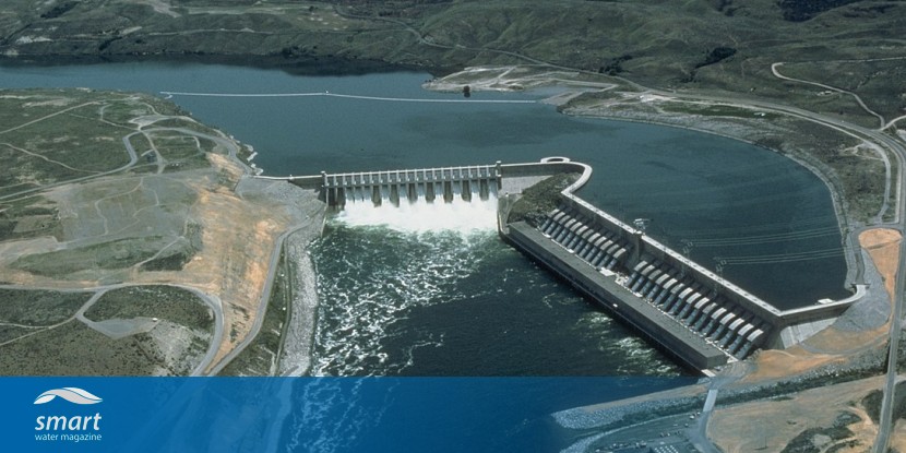 What is a hydroelectric power plant, and how does it work?