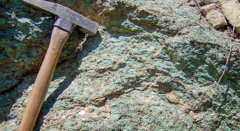 Water storage capacity in oceanic crust slabs increases with age, researchers find