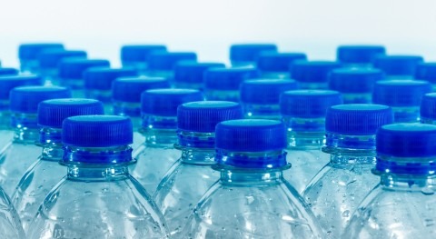 An investigation reveals irregularities in bottled water production in France