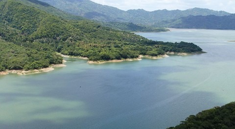 Dominican Republic controls algal blooms in 7km²2.7mi² reservoir