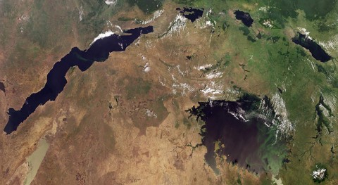 How much greenhouse gas emissions do African lakes emit?