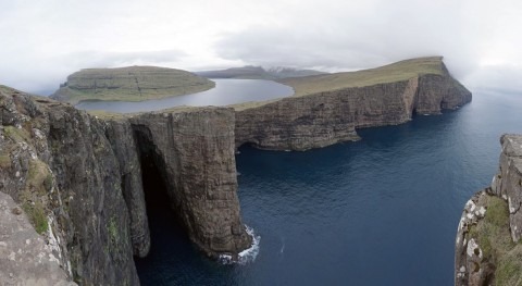 Sørvágsvatn: beauty and magic at their best in lake of the Faroe Islands