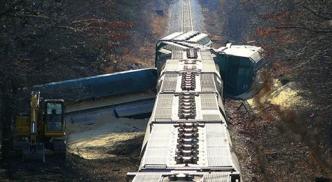 Air, water experts not concerned about local environmental impact after train derailment