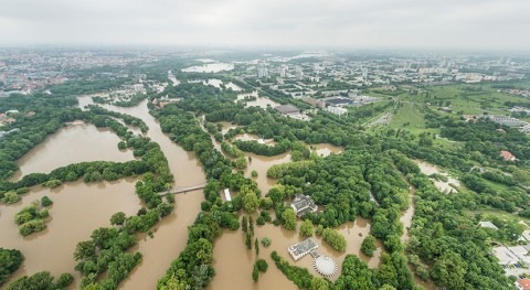 Land under water: What causes extreme flooding?