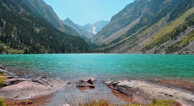 Why the Pyrenees’ mountain lakes are turning green