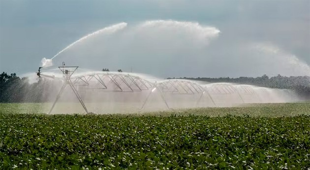 Farmers can save water with wireless technologies, but there are challenges