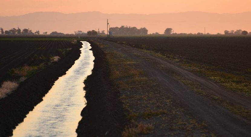 Invisible water surcharge: Climate warming increases crop water demand in the San Joaquin Valley