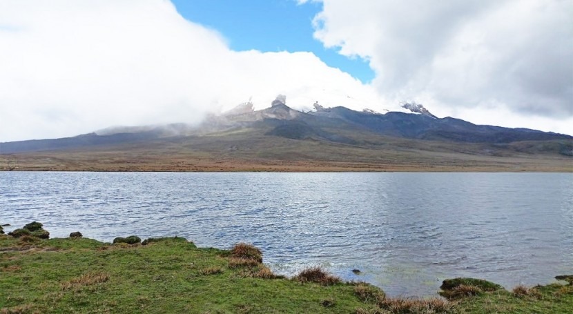 Rivers and streams in the Andean Cordillera are hot spots for greenhouse gases emissions