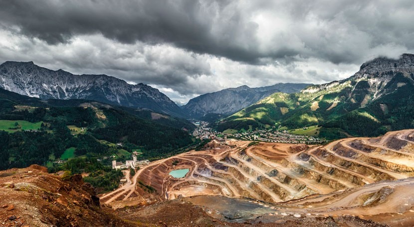 Establishing international standards for toxic mining waste storage