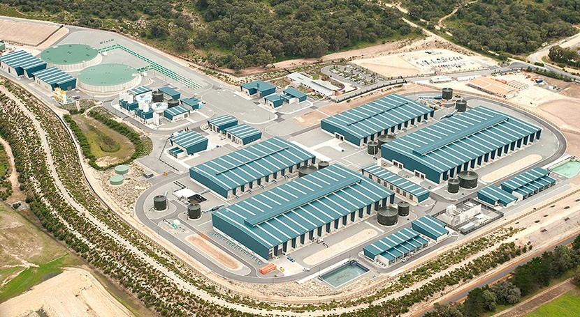 Preparing for water scarcity using hybrid desalination technologies